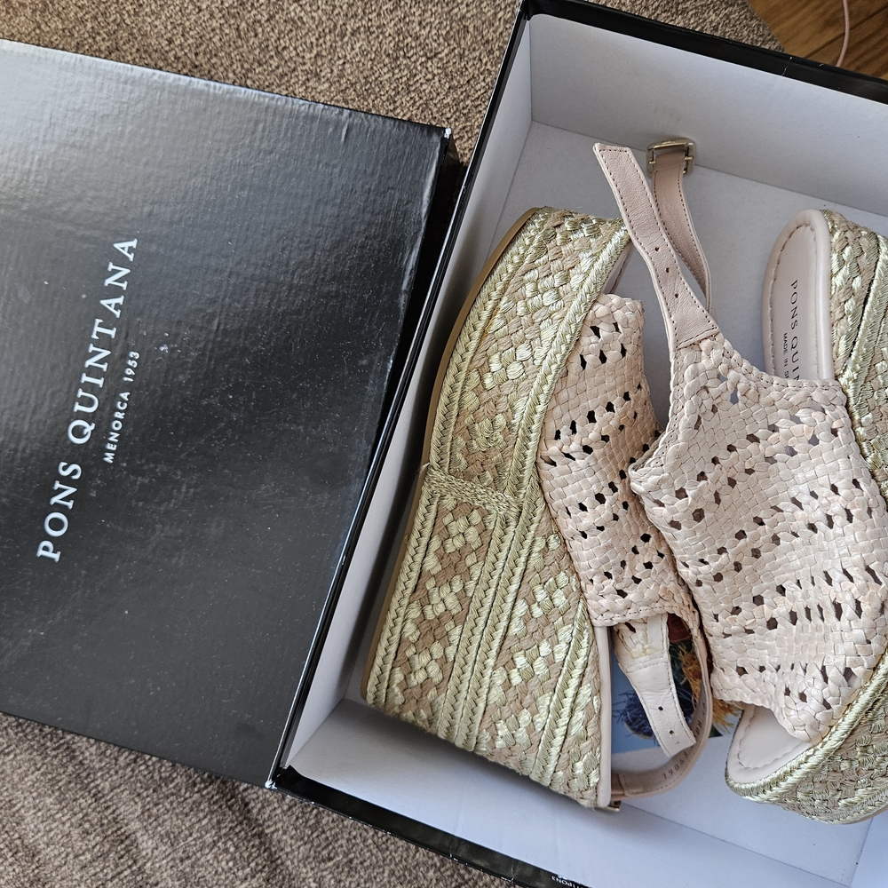Pons Quintana Women's Beige Wedge Sandals